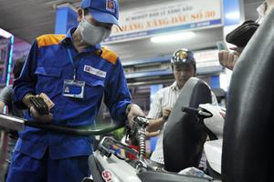 Giảm thuế ưu đãi nhập khẩu xăng dầu