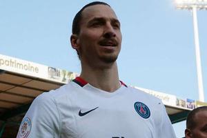 Ibrahimovic lại ngông, đòi PSG tạc tượng mình thay tháp Eiffel