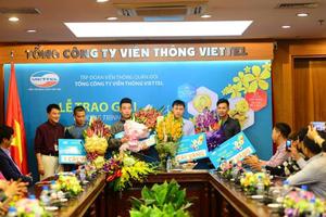 Trao thưởng Chương trình “Sắm tết Viettel, Trúng tài, Thắng lộc”