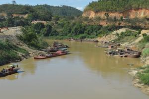 Xử phạt 3 đơn vị khai thác cát vi phạm