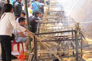 Lên sông Đà ăn cá nướng 