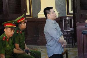 Cha giết mẹ, con trẻ sống trong thù hận của người lớn