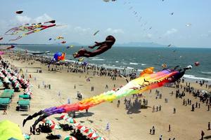 Vũng Tàu cấm buôn bán, sử dụng đồ ăn trên bãi biển từ 26/4