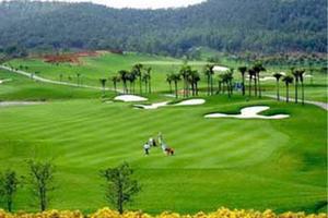 Đầu tư 2 dự án sân golf