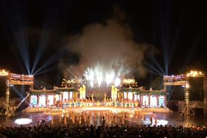 Màn nghệ thuật rực rỡ khai mạc Festival Huế 2016