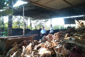 Phát hiện 2 cơ sở sản xuất phân vi sinh không phép