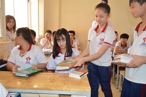 Ngày đầu đến trường của nữ sinh bị cưa chân