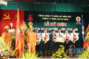 Vinh dự đón nhận Huân chương Lao động Hạng Nhì