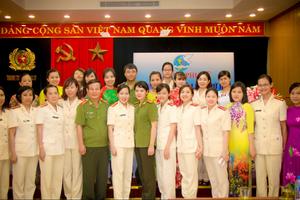 Tự tin, tự trọng, trung hậu, đảm đang