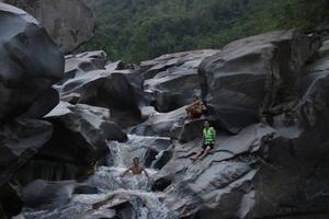 Chiêm ngưỡng vẻ đẹp hoang sơ của 2 thác nước miền Tây xứ Nghệ