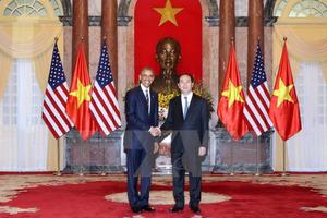 Tổng thống Obama tuyên bố dỡ bỏ lệnh cấm vận vũ khí đối với Việt Nam