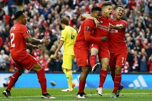 Liverpool nhấn chìm 'Tàu ngầm vàng', vào chung kết Europa League