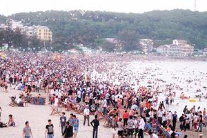 Rác ngổn ngang tại các điểm du lịch sau dịp lễ