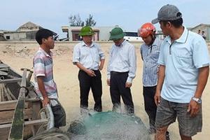 Phát hiện cá chết xếp lớp dưới đáy biển ở Quảng Bình