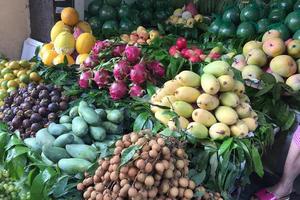 Tẩy chay hàng Tàu, ngàn tấn hoa quả TQ ai ăn hết?