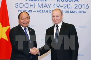 Thủ tướng Nguyễn Xuân Phúc hội kiến Tổng thống Nga V.Putin