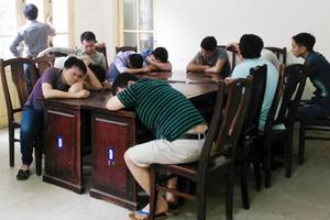 Chủ xe khách “biến” phương tiện thành xới bạc
