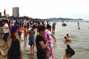 Khách du lịch tăng trong đợt nghỉ lễ 30/4 và 1/5