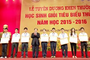 Hà Nội: Tuyên dương hơn 1.000 học sinh xuất sắc