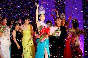 Cao tay gây bão dư luận như Ngọc Trinh