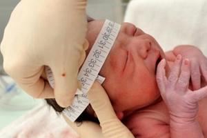 Thông tin chính thức về vụ bác sỹ mổ trúng đầu trẻ sơ sinh