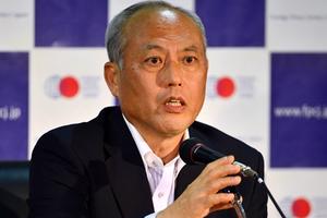 Thị trưởng Tokyo cúi đầu xin lỗi dân vì tiêu xài xa xỉ