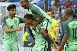 Ronaldo đưa Bồ Đào Nha vào vòng 1/8 sau màn rượt đuổi kịch tính