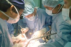 Lần đầu tiên ghép thận thành công cho người nước ngoài