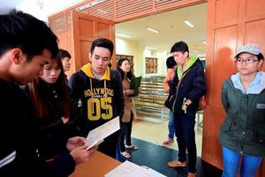 Sinh viên hoang mang vì thông tin lạ trên bằng tốt nghiệp