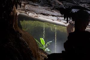 Phát hiện thêm hàng chục hang động đặc sắc ở Quảng Bình