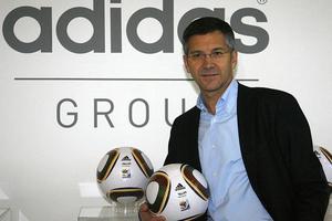 Adidas tài trợ 50 triệu euro mỗi năm cho đội tuyển Đức
