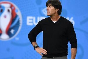 HLV Joachim Loew nói gì khi tuyển Đức "bất lực" trước Ba Lan?