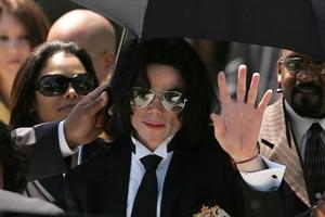 Tiết lộ bằng chứng cáo buộc Michael Jackson lạm dụng tình dục trẻ em