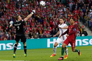 Ronaldo hứng bão chỉ trích trên Twitter
