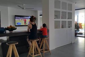 Cuộc sống trong biệt thự tiền tỷ của gia đình Hà Hồ