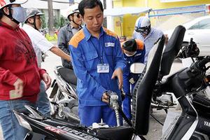 Xăng tăng gần 700 đồng/lít
