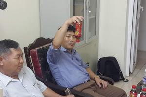 Mở niêm phong “chai Dr. Thanh có dị vật ở Thanh Hóa”: Sản phẩm đã bị tác động bởi ngoại lực