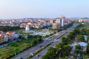 Tập trung phát triển kinh tế - xã hội
