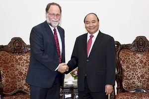 GIáo sư Đại học Havard khuyến cáo Việt Nam "kiểm soát nợ công"