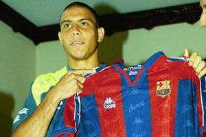Tròn 20 năm Barca chứng kiến Ronaldo huyền thoại ra đời