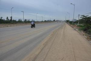 Bê tông cốt xốp ở cầu vượt đường sắt Hà Nội