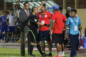 Trọng tài FIFA Đình Dũng: ‘Lúc đó tôi như bị ma làm’