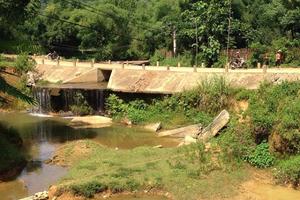 Nơm nớp vì đập xuống cấp