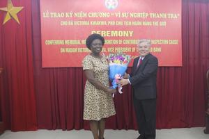 Trao Kỷ niệm chương “Vì sự nghiệp thanh tra” cho bà Victoria KwaKwa