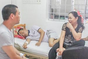 Ăn tôm nhiễm khuẩn, hàng trăm du khách phải cấp cứu