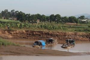 “Cát tặc” đuổi đánh Công an như trong phim hành động