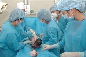 Đề nghị kỷ luật bác sỹ làm gãy xương đùi trẻ sau mổ lấy thai 