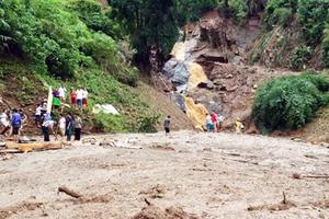 Nâng mức cảnh báo sạt lở lên cao nhất