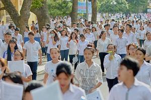 Hàng trăm nghìn thí sinh bắt đầu cuộc đua tìm suất vào đại học