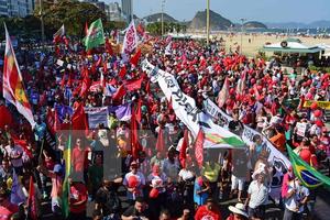 Đổi lộ trình rước đuốc tới sân vận động Maracana do biểu tình